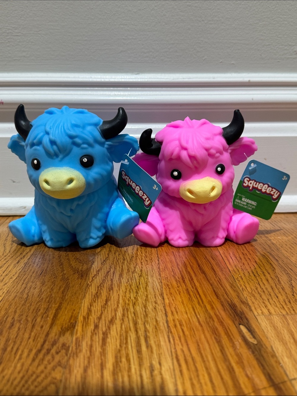 Squeeezy Cows Pink & blue NWT Squeezy